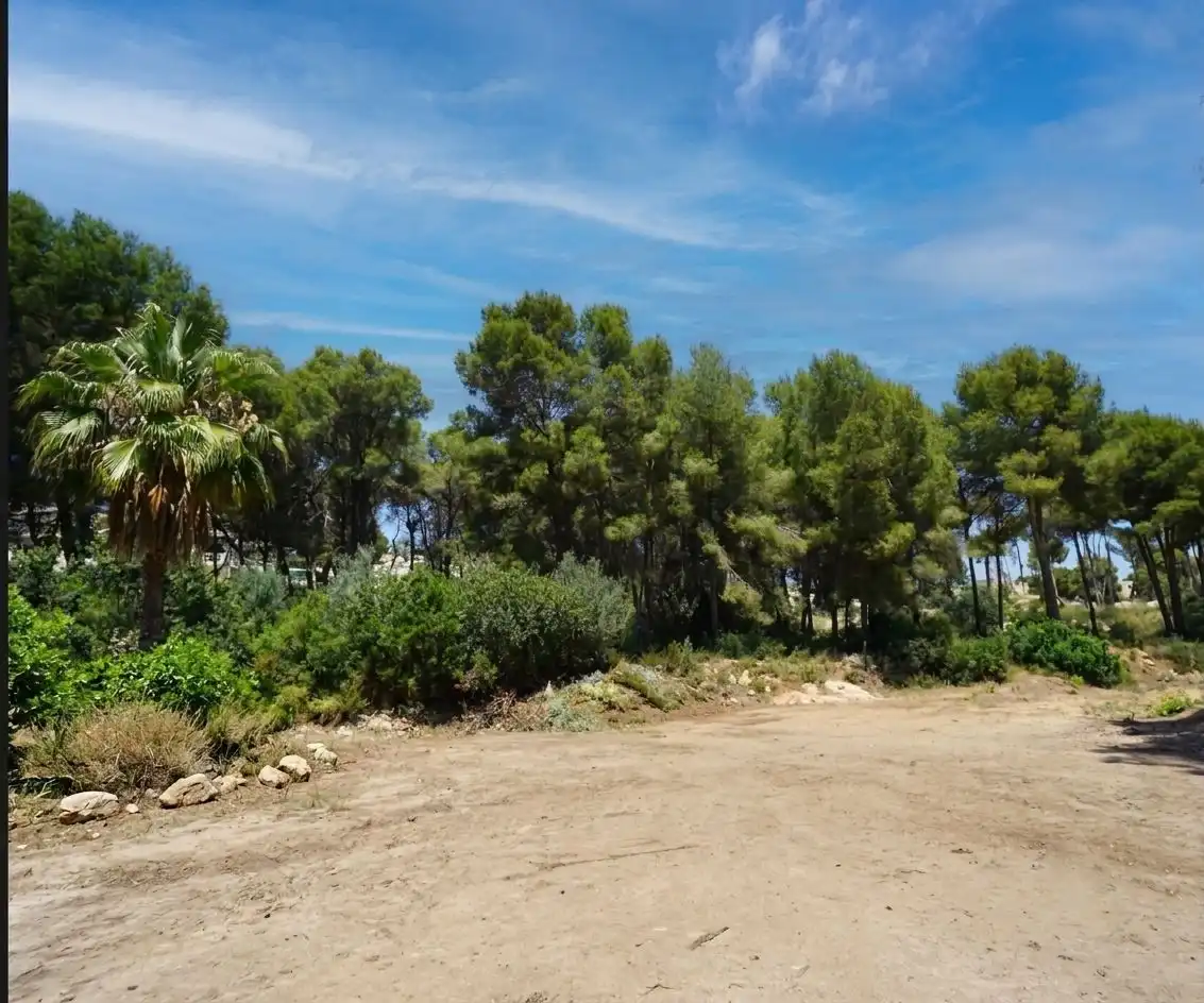 Terreno residencial en venta en Pinar del Advocat - Cometa