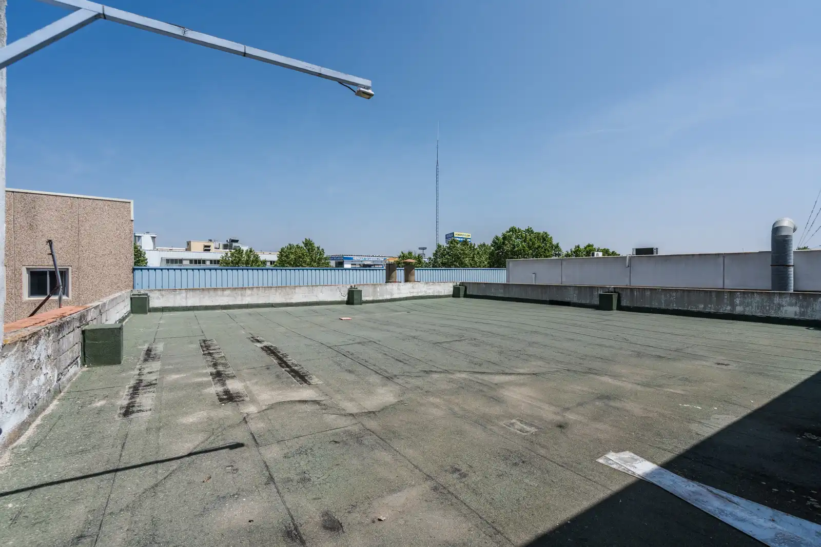 Terrasse von Fabrikhallen zur Miete in Móstoles
