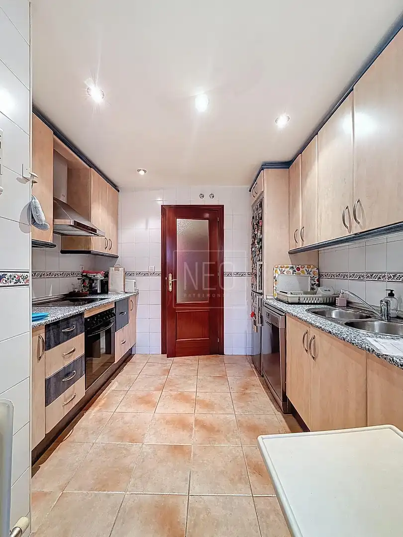 Kitchen of Flat for sale in Granada  with Private garden, Storage room and Balcony