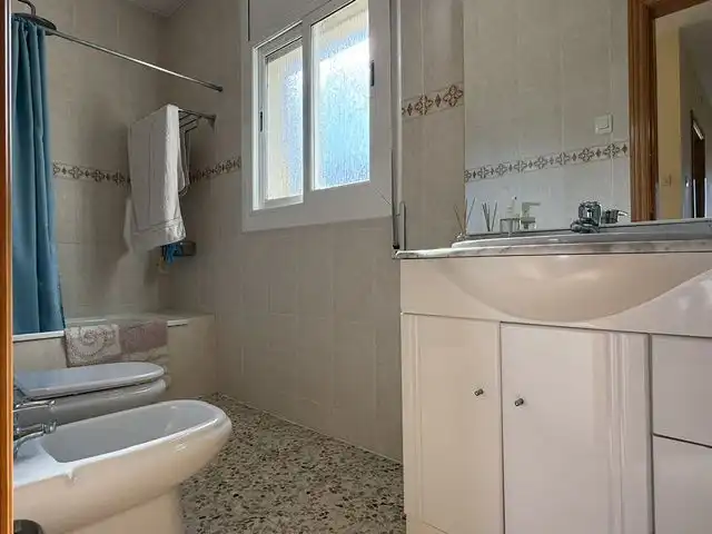 Baño de Casa o chalet en venta en Vilanova i la Geltrú con Calefacción y Terraza