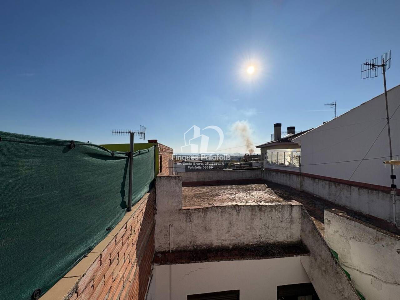 Vista exterior de Casa adosada en venda en Palafolls amb Terrassa