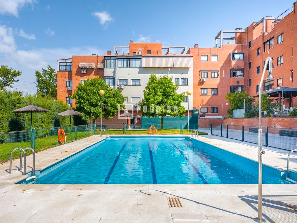 Piso en venta en Valderas - Los Castillos