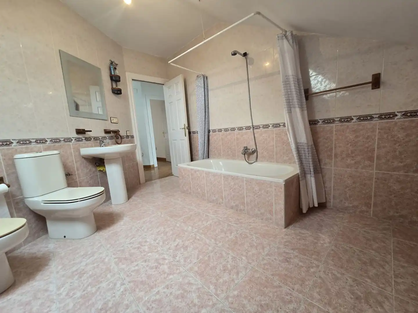 Baño de Dúplex en venta en Villamediana de Iregua con Calefacción y Amueblado