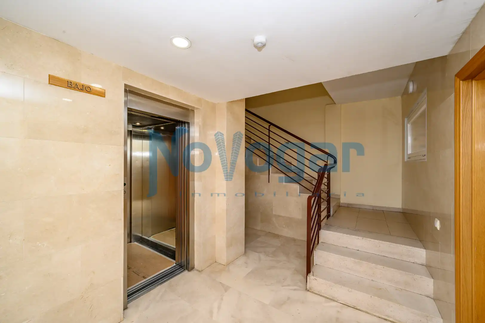 Flat for sale in Madrid  with Air Conditioner, Heating and Community pool