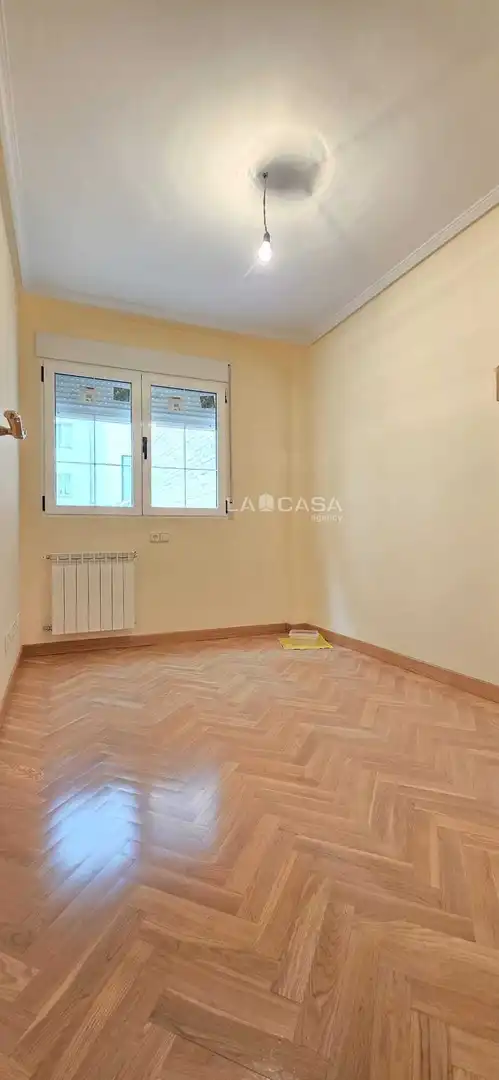 Dormitori de Casa adosada en venda en Valladolid amb Calefacció, Terrassa i Traster