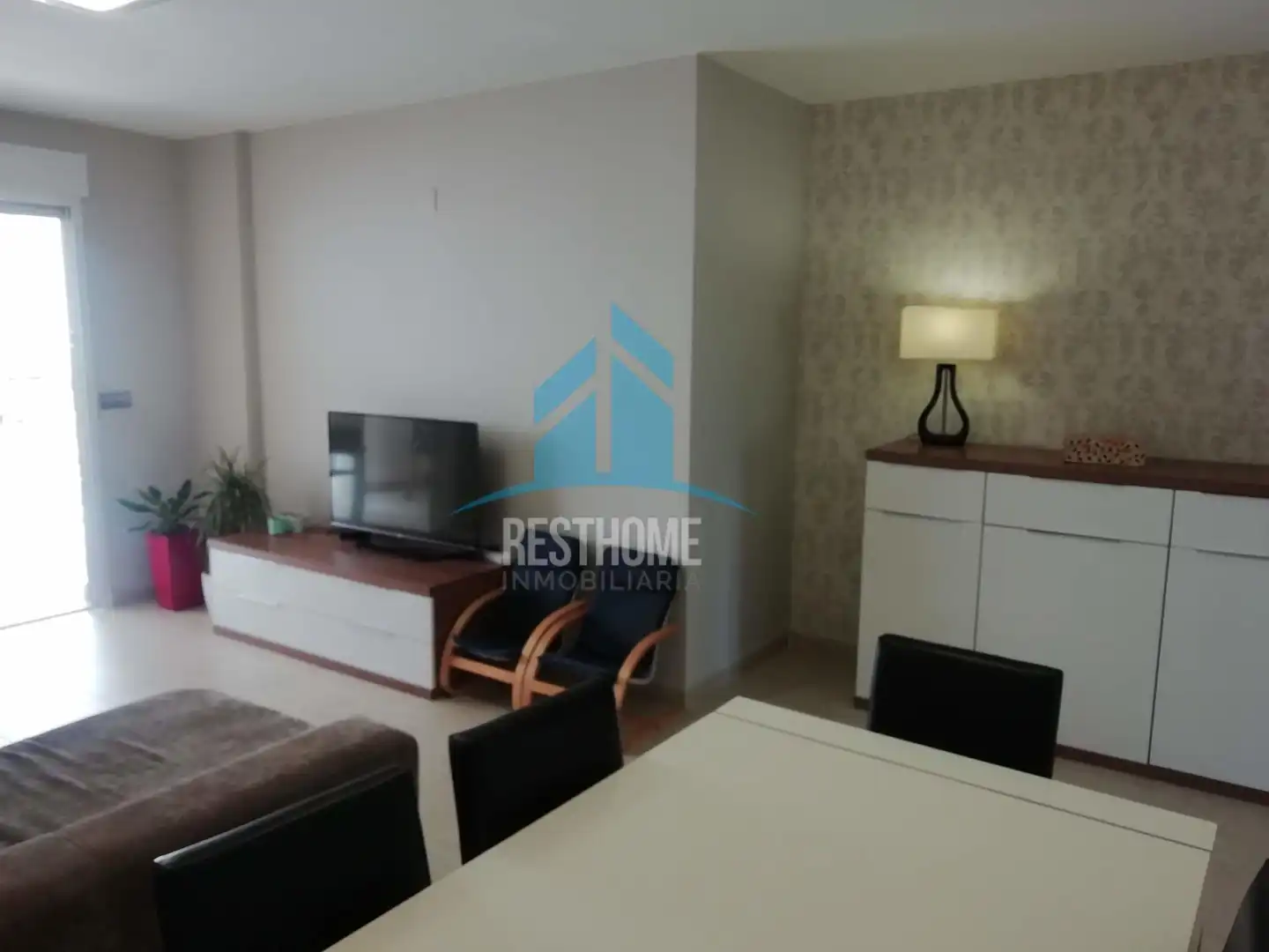 Sala de estar de Apartamento de alquiler en Cullera con Aire acondicionado, Jardín privado y Terraza