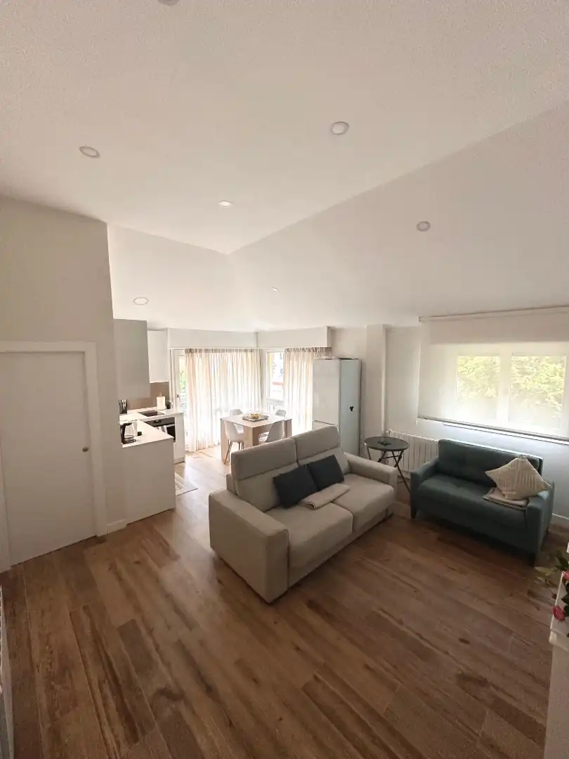 Sala d'estar de Apartament de lloguer en Laredo amb Calefacció, Jardí privat i Terrassa