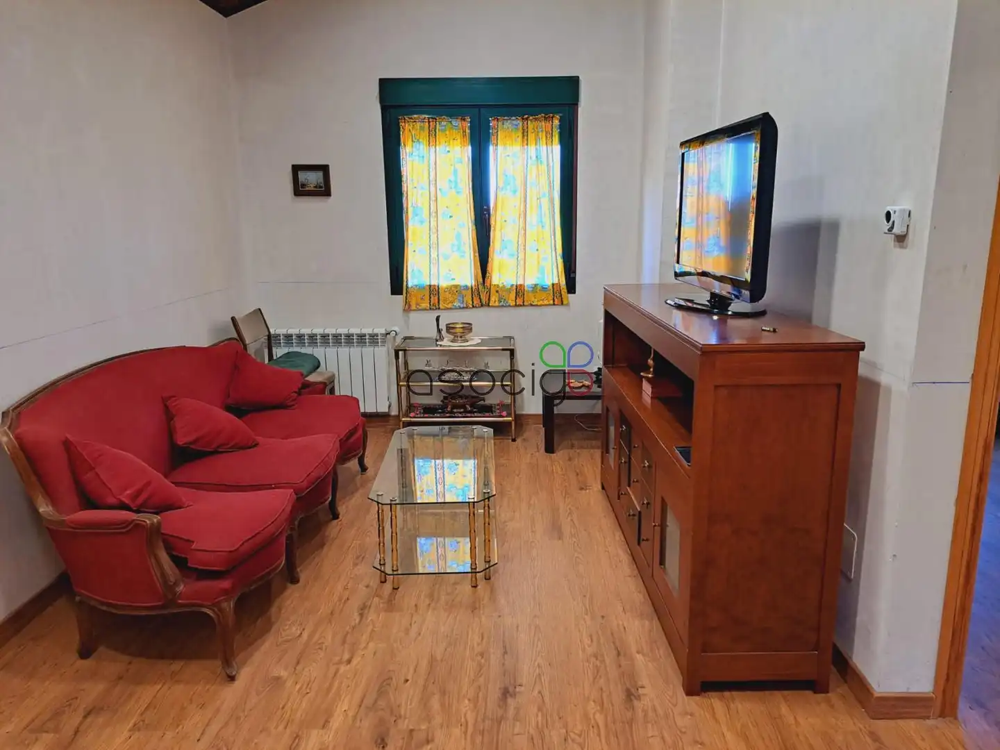 Sala de estar de Casa o chalet en venta en Solanillos del Extremo con Calefacción, Trastero y Piscina
