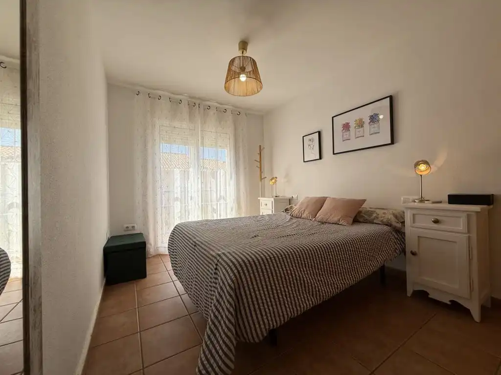 Dormitori de Casa adosada en venda en Orihuela amb Aire condicionat, Terrassa i Moblat
