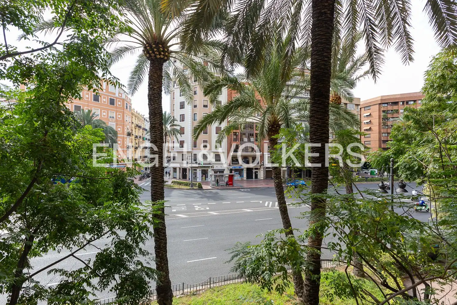 Außenansicht von Wohnung zur Miete in Valencia mit Klimaanlage, Heizung und Möbliert