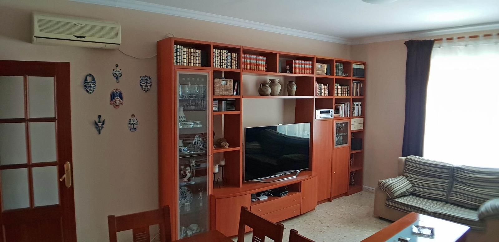 Sala d'estar de Casa o xalet en venda en Brenes amb Aire condicionat, Calefacció i Terrassa