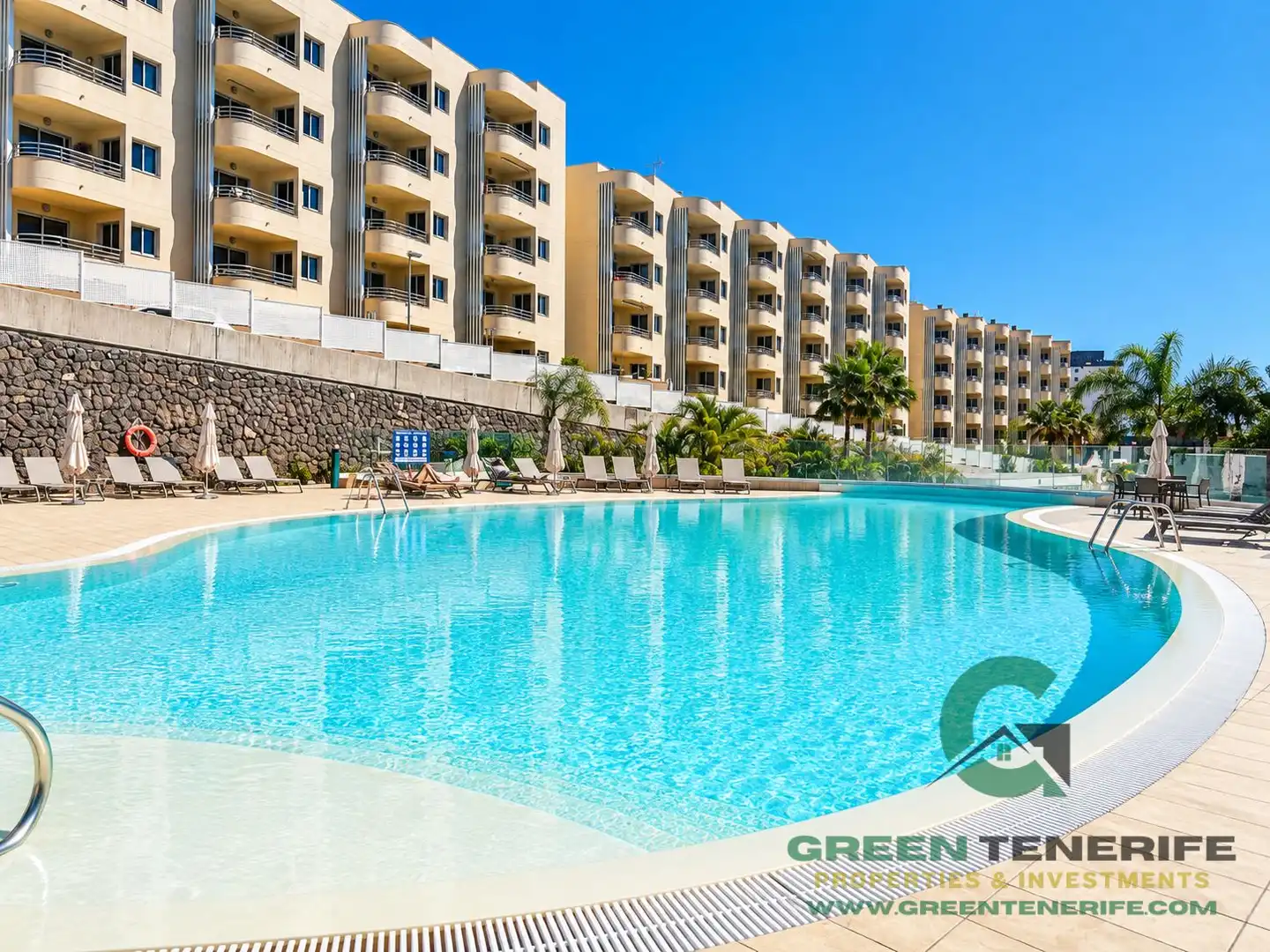 Piscina de Piso en venta en Adeje con Aire acondicionado, Terraza y Piscina