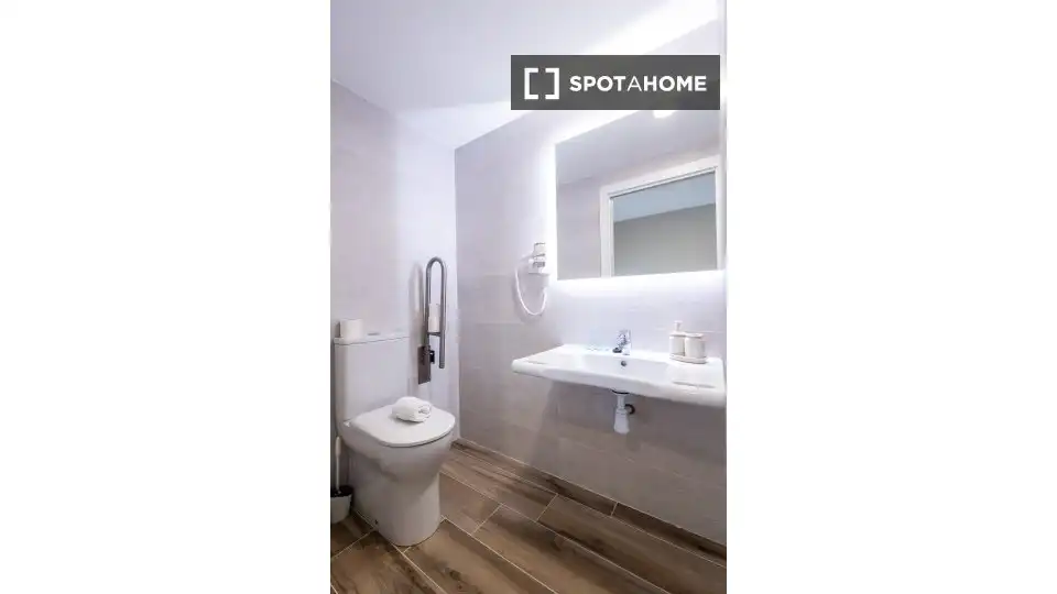 Room in Ciutat Fallera
