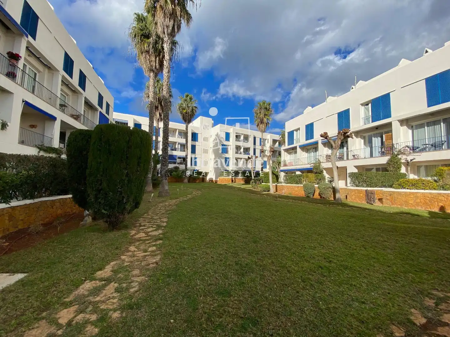 Außenansicht von Dachboden zur Miete in Santa Eulària des Riu mit Terrasse, Schwimmbad und Möbliert