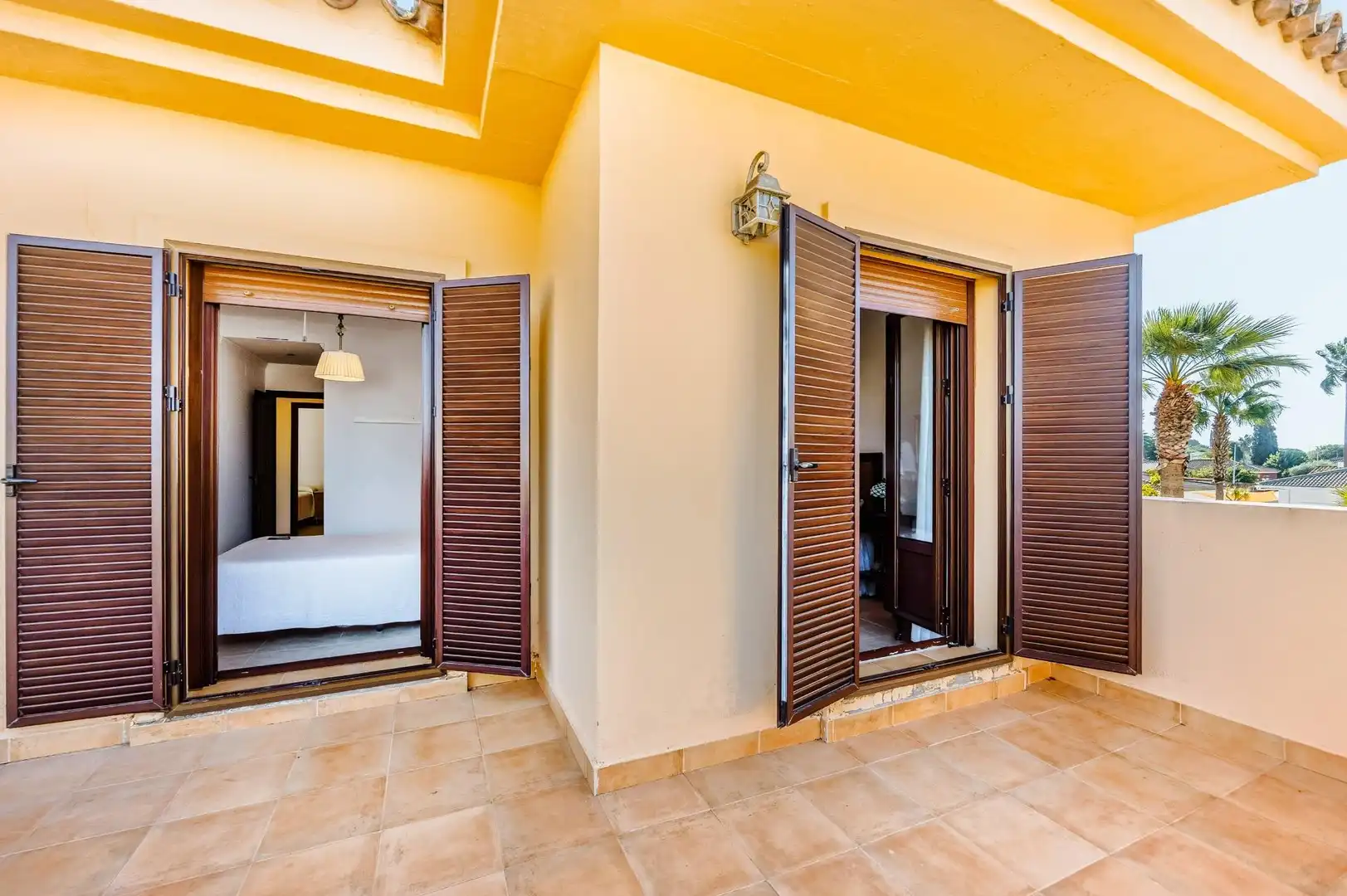 Terrassa de Casa o xalet en venda en Chiclana de la Frontera amb Aire condicionat, Jardí privat i Terrassa