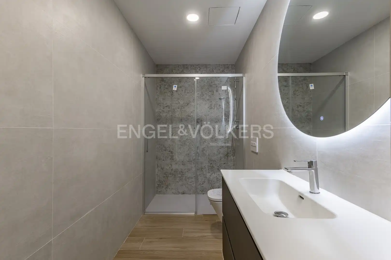 Bathroom of Houses for rent in Sant Esteve Sesrovires  with Air Conditioner, Heating and Private garden
