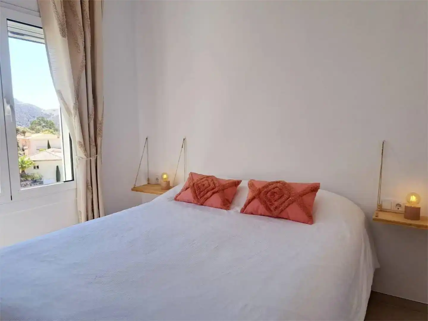 Dormitori de Casa o xalet de lloguer en Roses amb Aire condicionat i Piscina