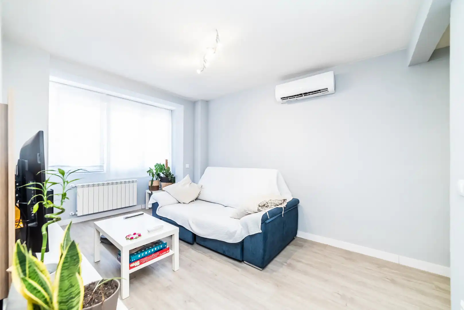 Living room of Flat for sale in Leganés  with Air Conditioner, Heating and Storage room
