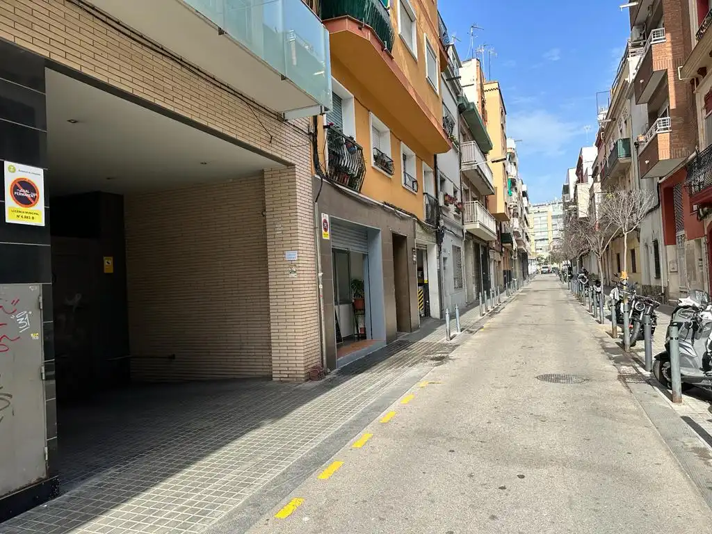 Außenansicht von Garage zur Miete in L'Hospitalet de Llobregat