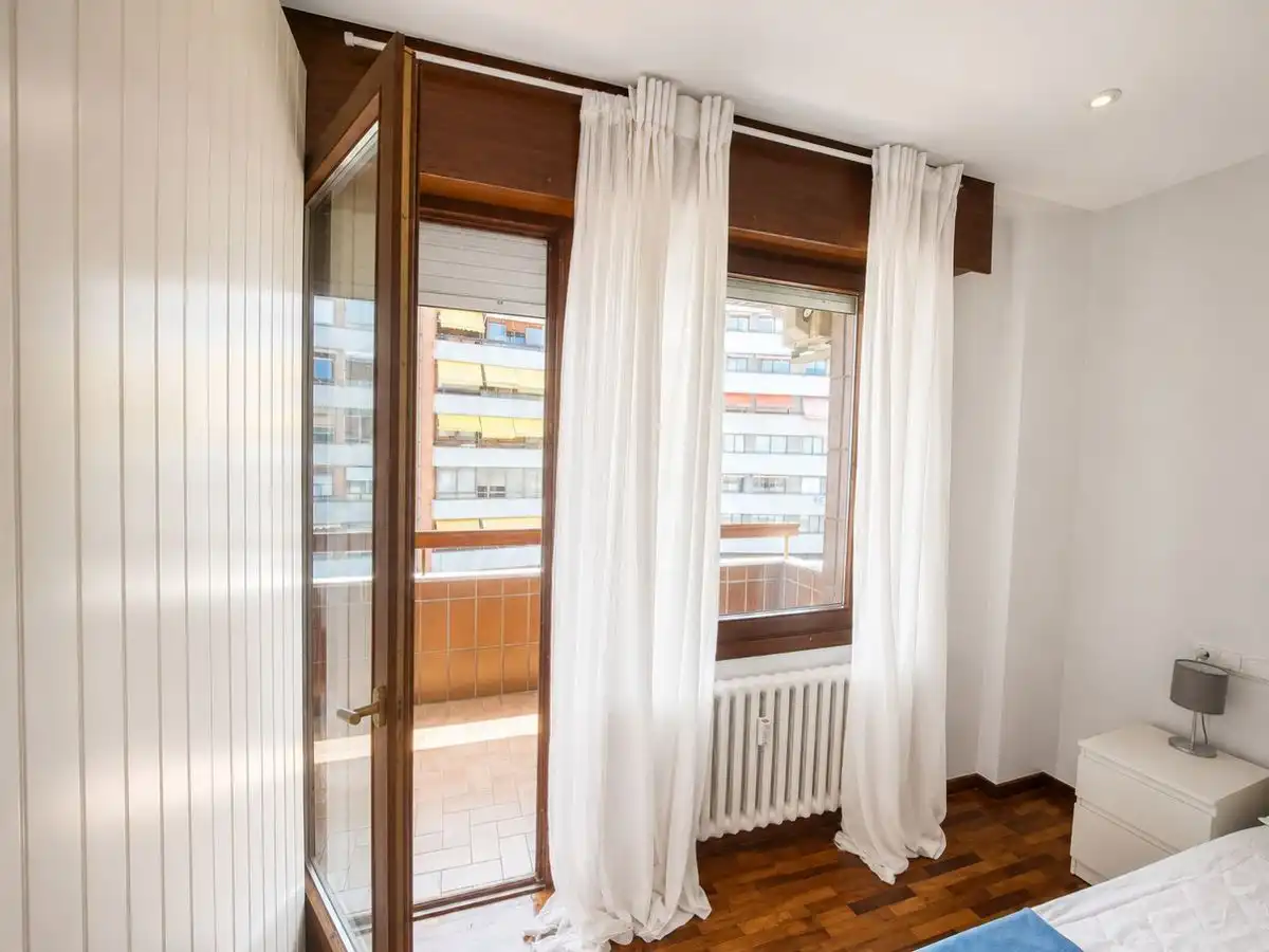 Habitación de Piso de alquiler con opción a compra en Ourense Capital  con Calefacción, Amueblado y Horno