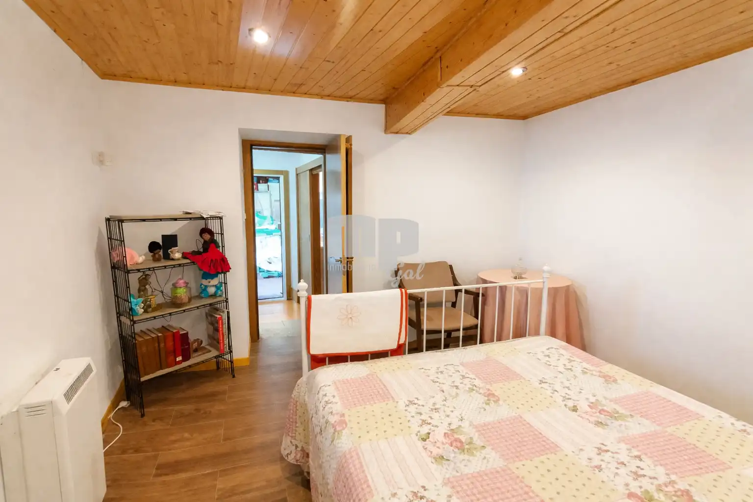 Habitación de Casa adosada en venta en Covelo con Jardín privado, Terraza y Trastero