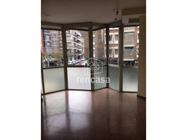 Oficina en Alquiler en Torres de Sanui en Instituts - Universitat