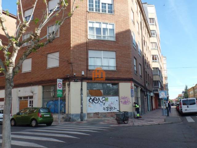 Local comercial en Alquiler en Corredera en San Claudio - La Chantría