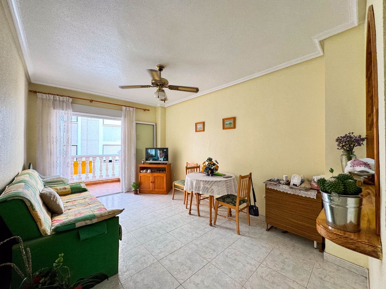 Vista exterior de Apartamento en venta en Torrevieja con Aire acondicionado, Calefacción y Terraza