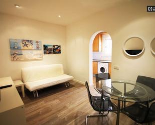 Living room of Apartment to share in  Barcelona Capital  with Air Conditioner and Terrace