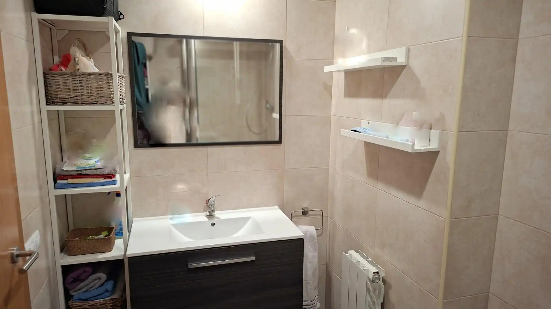 Bathroom of Flat for sale in Parets del Vallès  with Air Conditioner and Heating