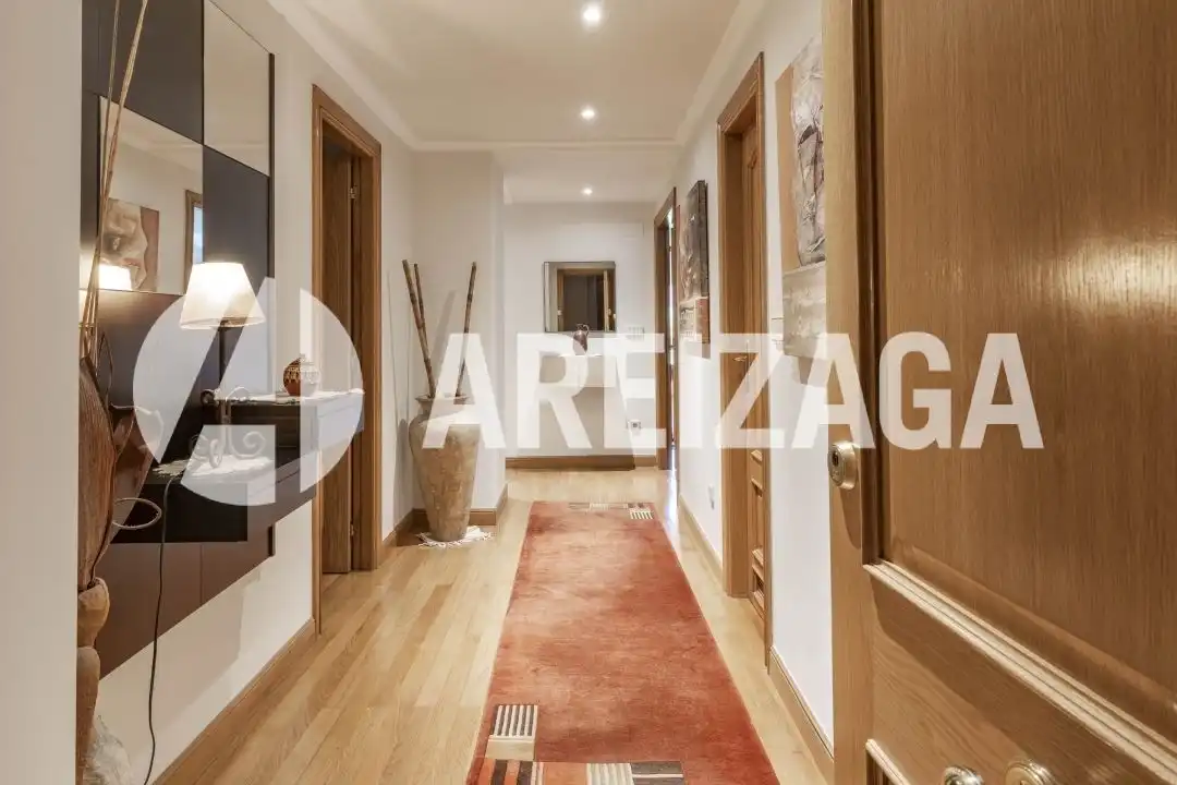 Flat for sale in Donostia - San Sebastián   with Heating, Terrace and Storage room