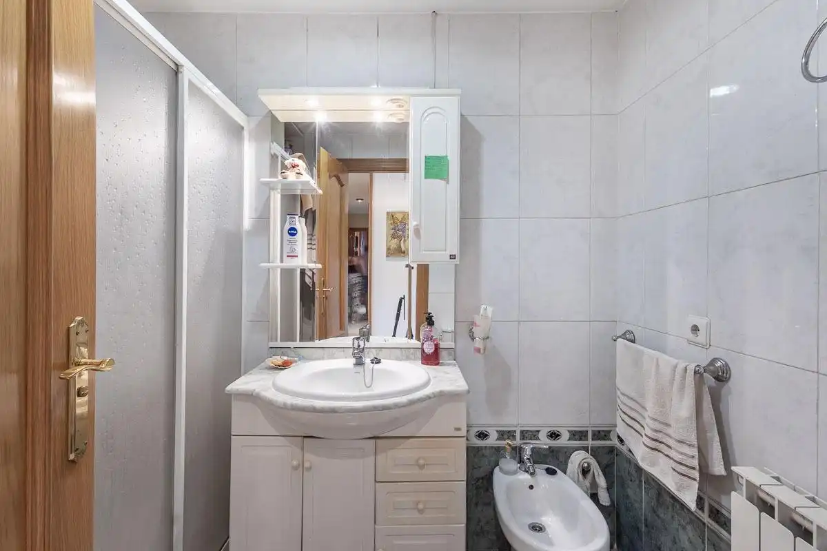Baño de Piso en venta en Granada con Aire acondicionado, Calefacción y Terraza