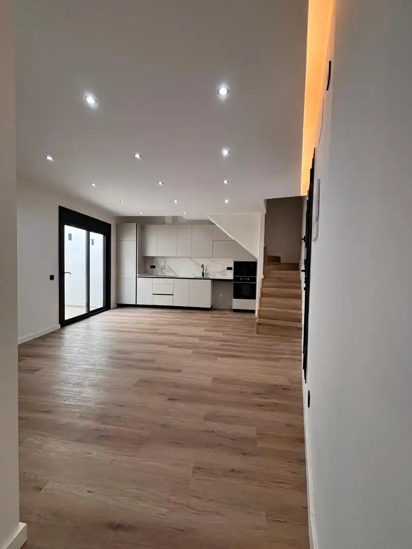 Dúplex en venta en Carrer de les Ànimes, imagen 2