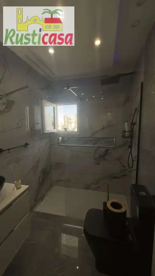 Bathroom of Flat for sale in Bailén  with Air Conditioner and Furnished
