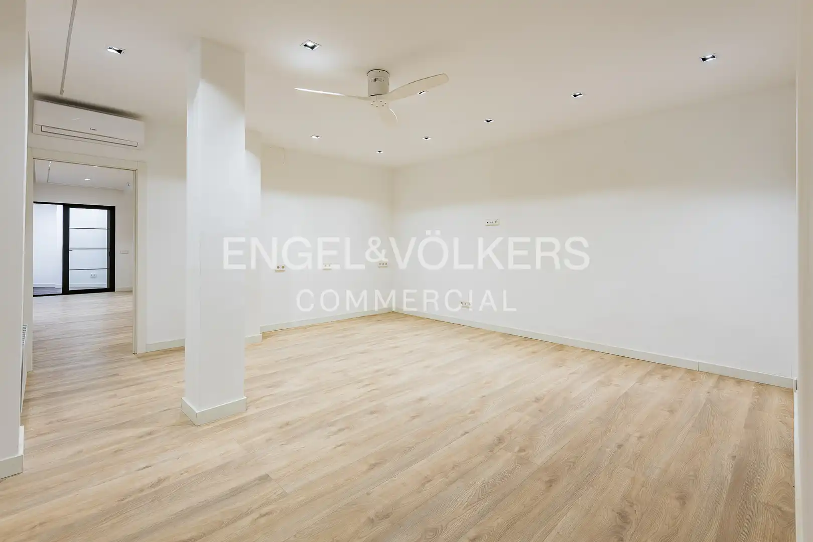 Büro zum Verkauf in Barcelona mit Klimaanlage