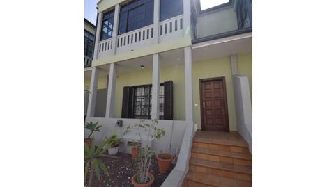 Foto 2 de Casa adosada en venta en Vistabella - Villa Benitez - Ballester, Santa Cruz de Tenerife
