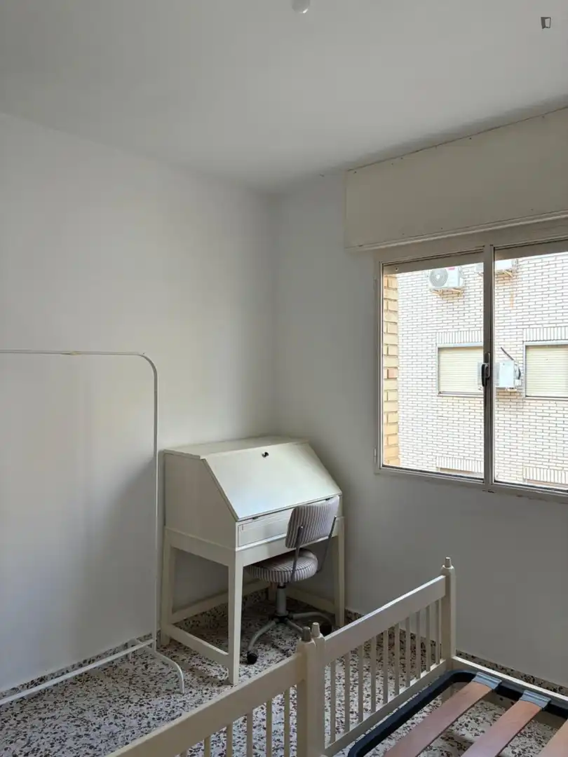 Dormitori de Apartament per a compartir en Murcia amb Moblat, Forn i Rentadora