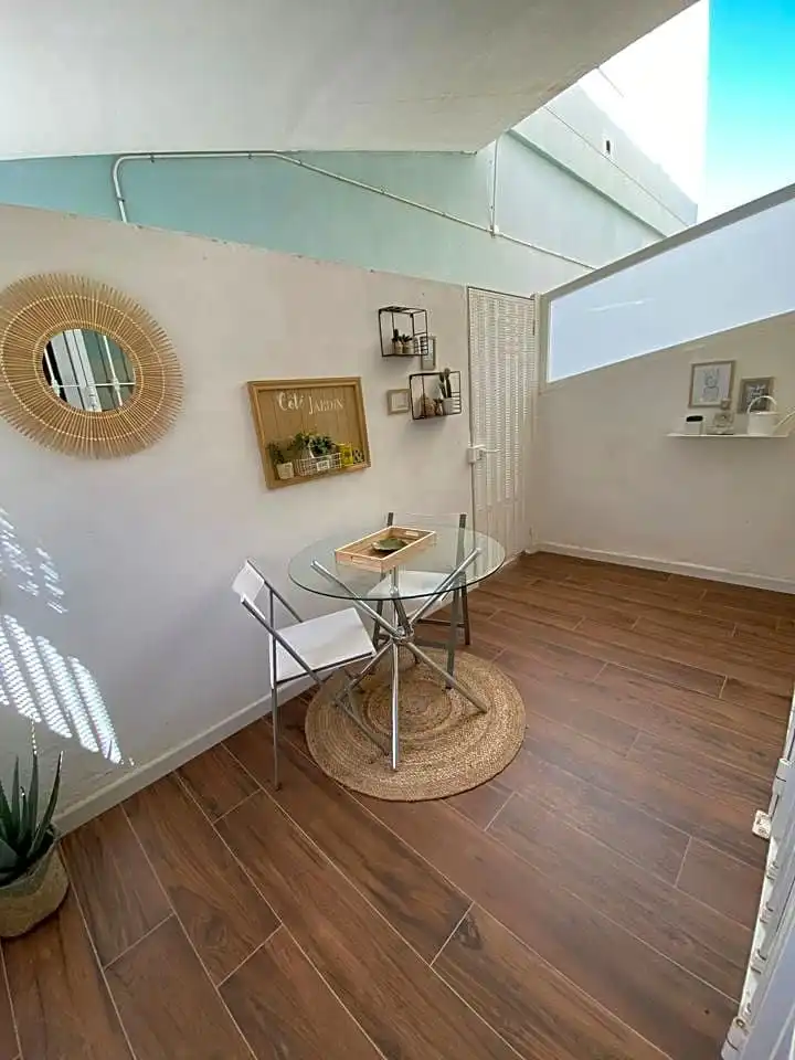 Menjador de Dúplex per a compartir en Moncada amb Aire condicionat, Jardí privat i Terrassa