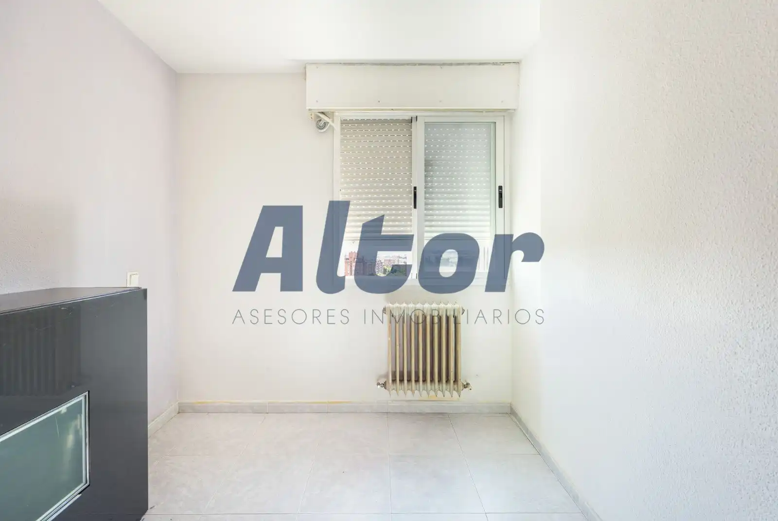Schlafzimmer von Dachboden zum Verkauf in Fuenlabrada mit Heizung, Terrasse und Alarm