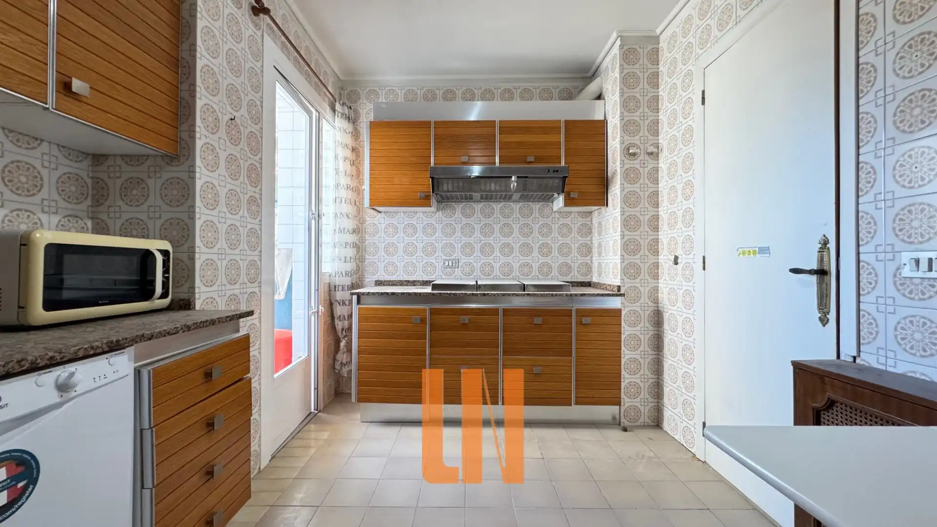 Cocina de Piso en venta en A Coruña Capital  con Calefacción, Parquet y Trastero