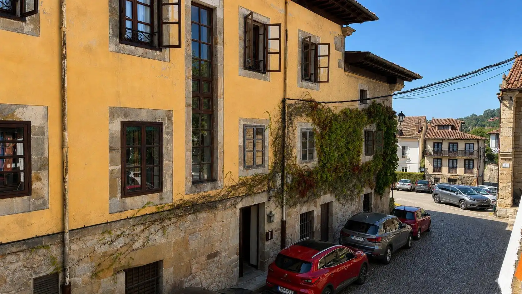 Vista exterior de Piso en venta en Comillas (Cantabria) con Calefacción y Balcón