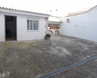Exterior view of Single-family semi-detached for sale in Camporrobles  with Terrace, Storage room and Oven