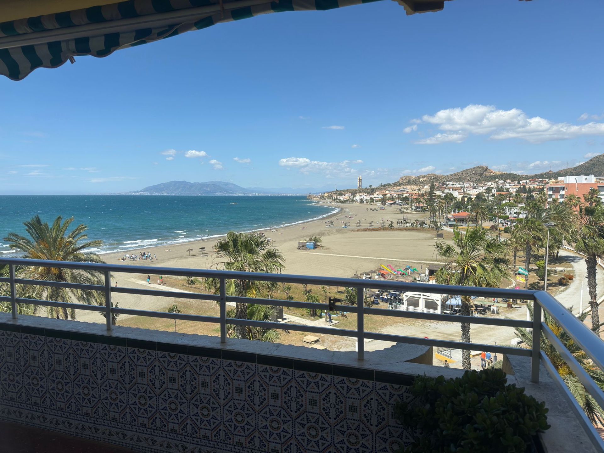 Vista exterior de Pis en venda en Rincón de la Victoria amb Terrassa, Traster i Moblat