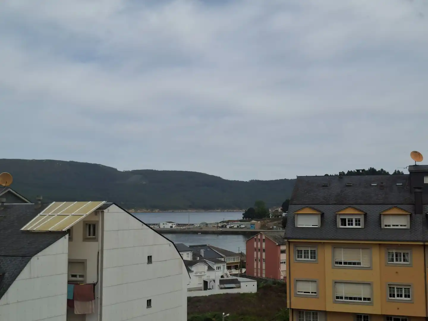 Vista exterior de Pis en venda en O Vicedo  amb Traster i Moblat