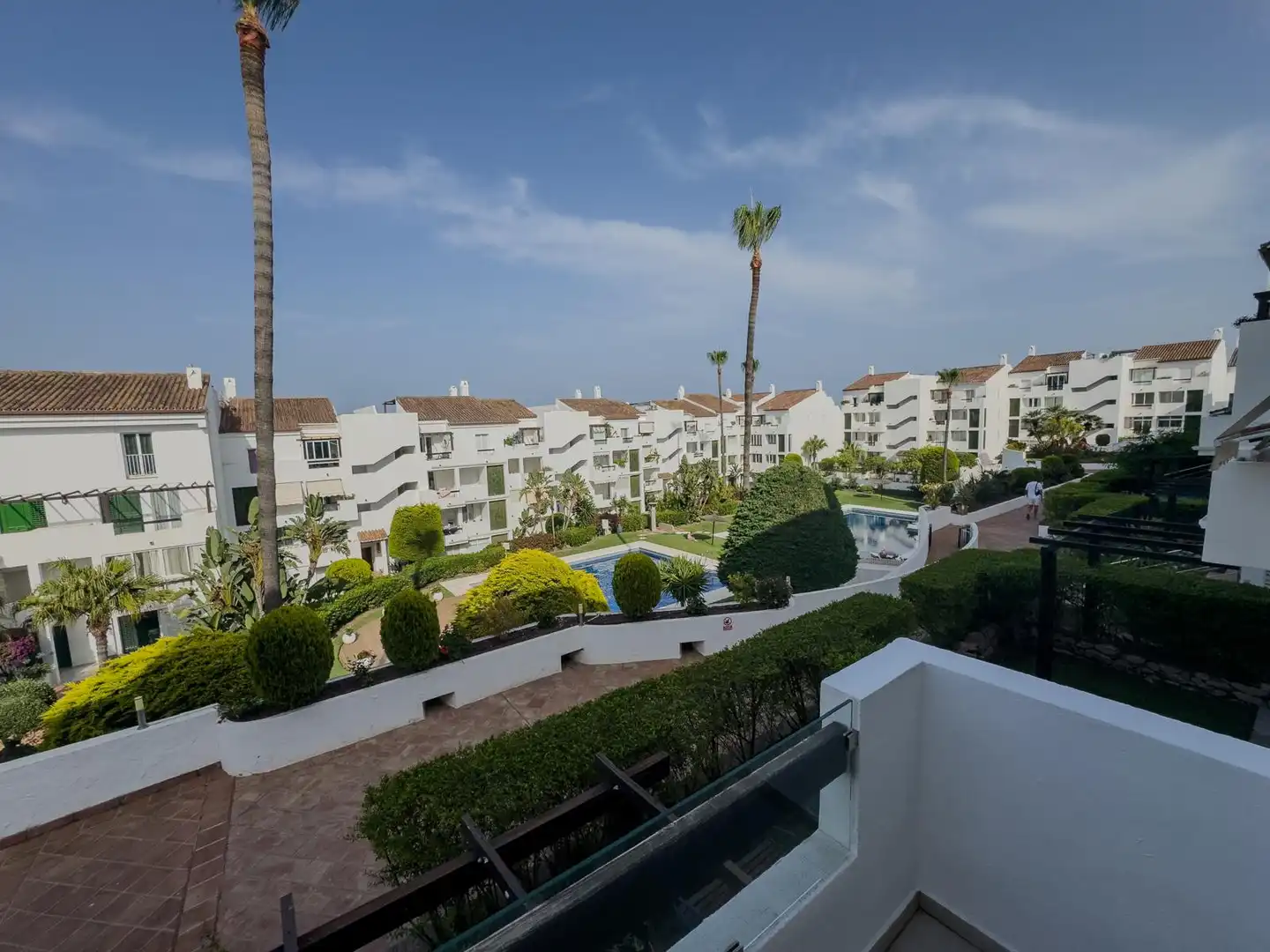 Vista exterior de Apartamento de alquiler en Estepona con Aire acondicionado, Terraza y Piscina