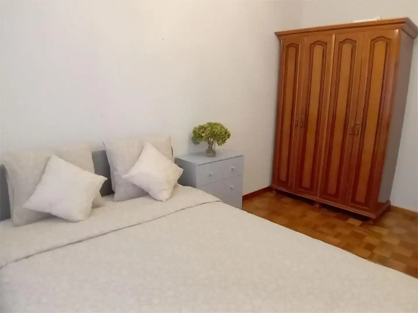 Schlafzimmer von Wohnung zur Miete in Couto