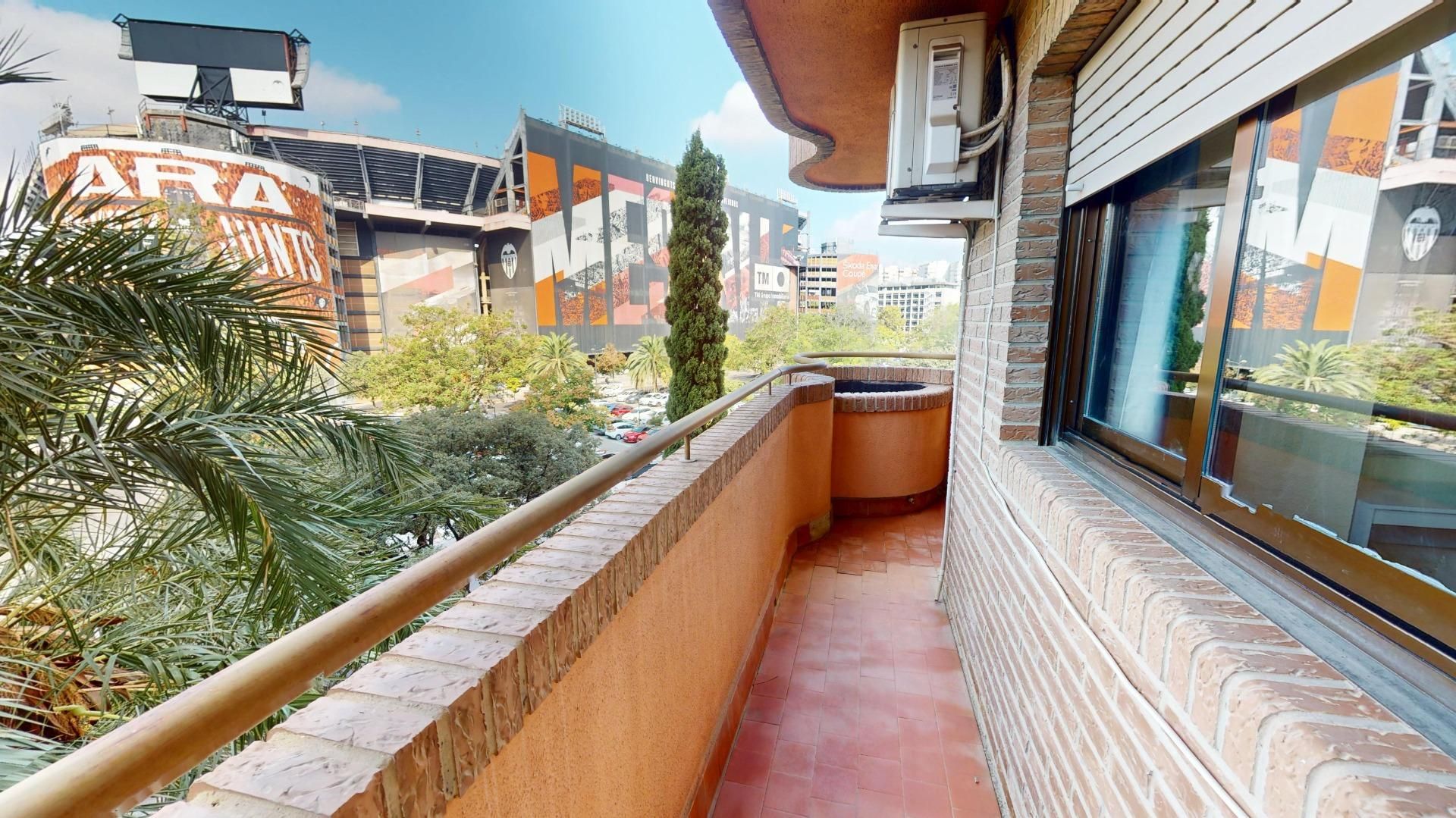 Vista exterior de Pis en venda en  Valencia Capital amb Aire condicionat
