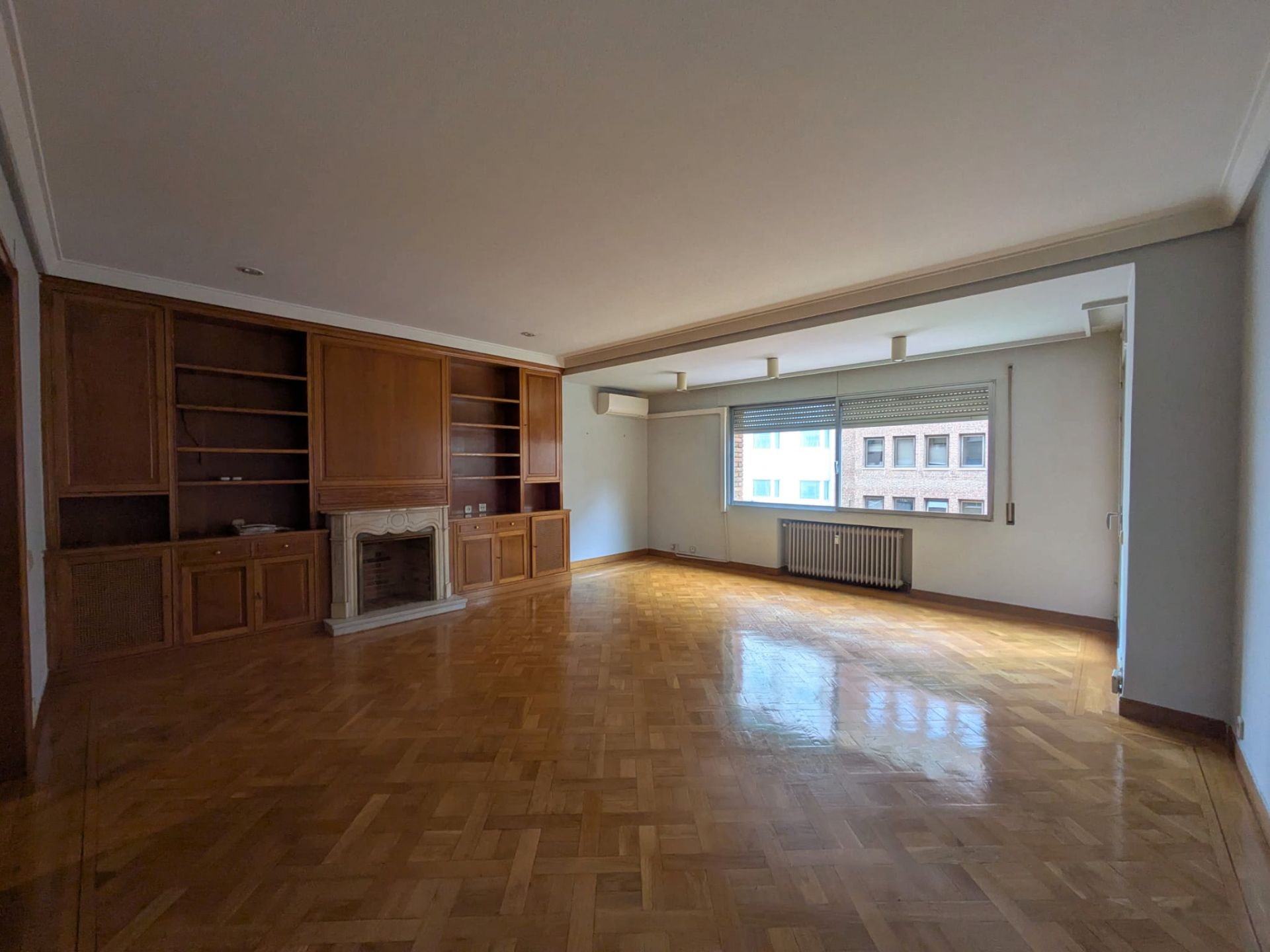 Living room of Flat to rent in  Madrid Capital  with Air Conditioner, Heating and Parquet flooring