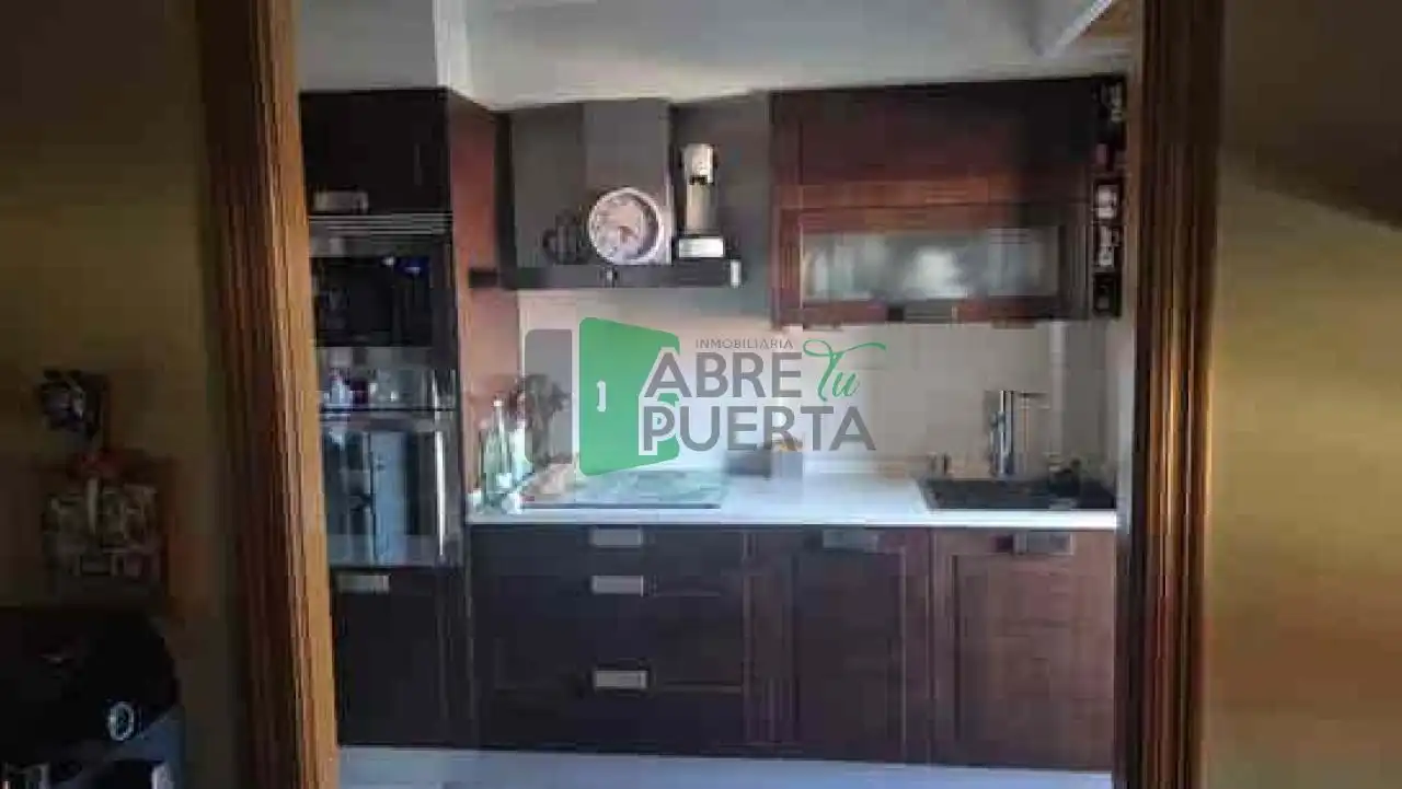 Cocina de Piso en venta en Ourense Capital  con Calefacción, Parquet y Terraza