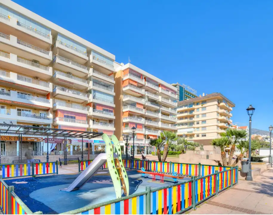 Piso con ascensor en venta en Puerto Deportivo, imagen 2